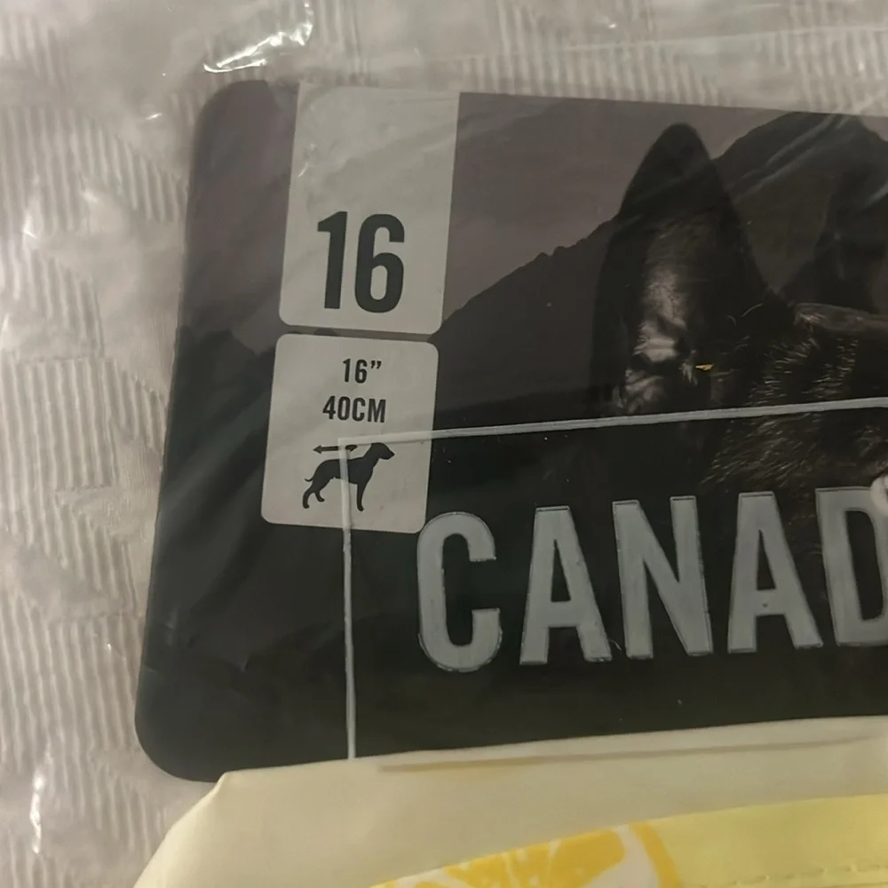 Canada Pooch Poncho Lemonade NWT